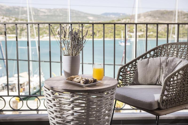 Argostoli Marina Suites Argostoli (Kefalonia) Exterior foto